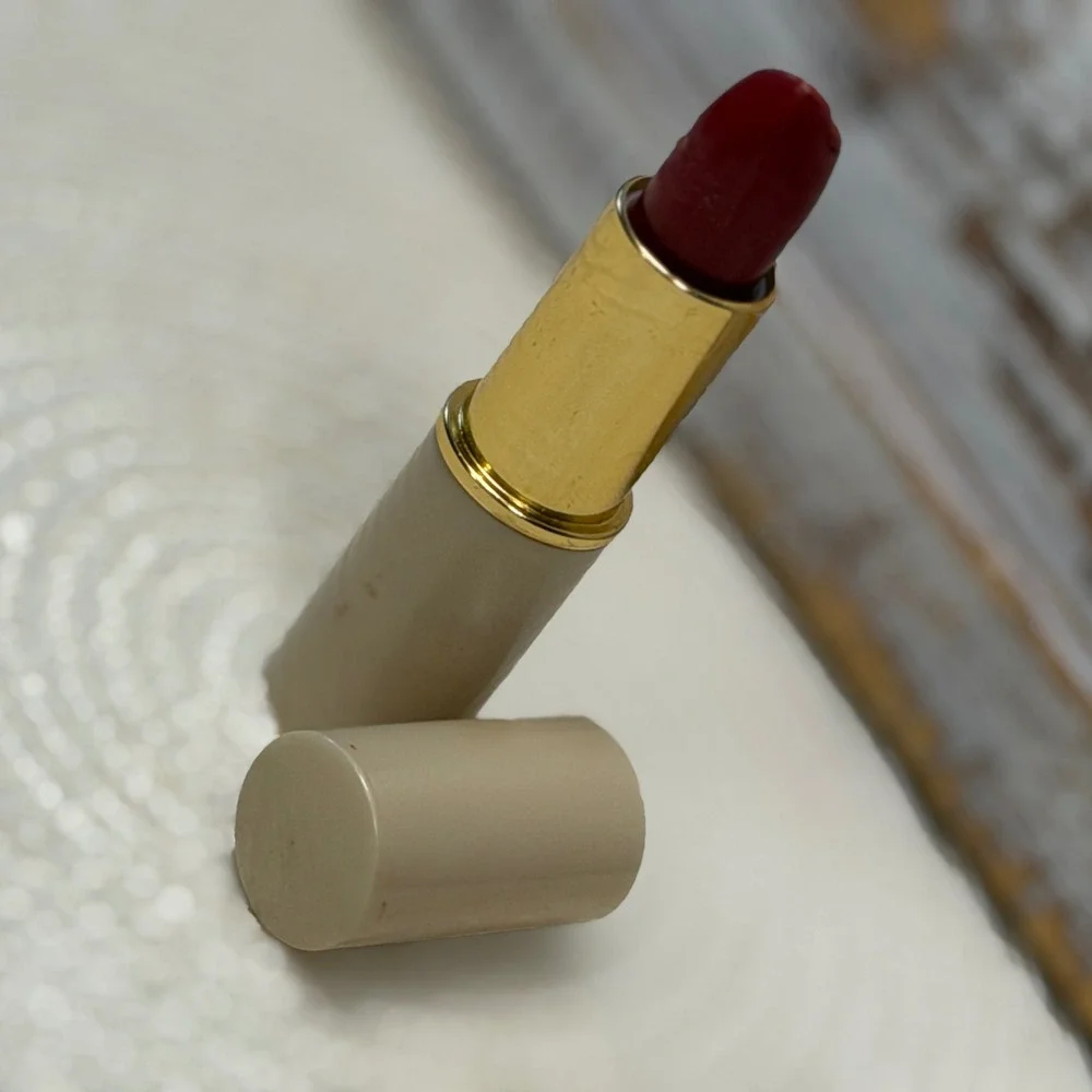Estee Lauder Futurist Full Treatment Lipstick SPF 15 10 Forward Fig Discontinued